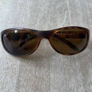 Ray Ban polarized sunglasses. Excellent condition.